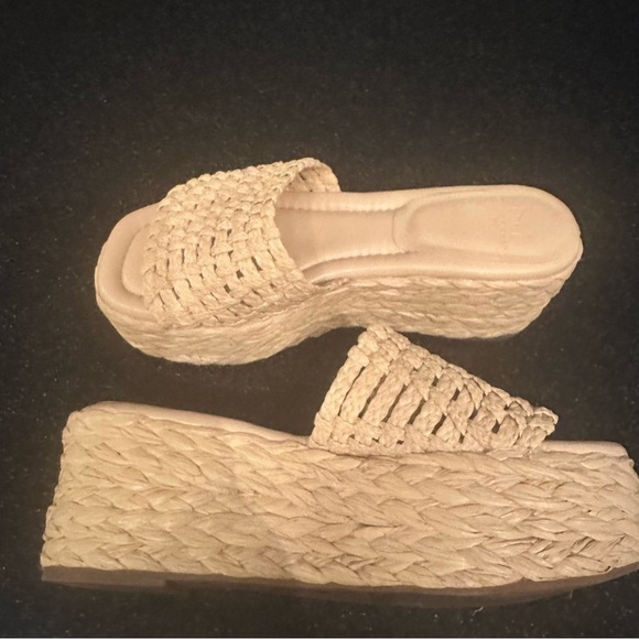 Marc Fisher Woven Tan Slide Sandals - Picture 4 of 6